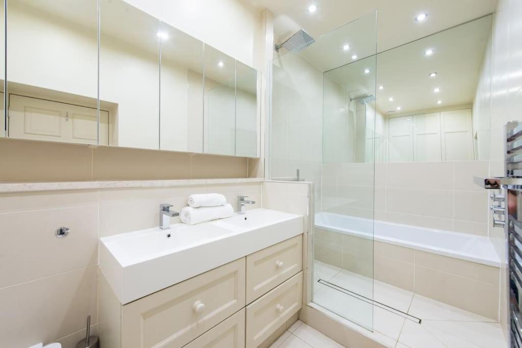 Self Catering , City Centre Apartment With Parking Edinburgh Ngoại thất bức ảnh