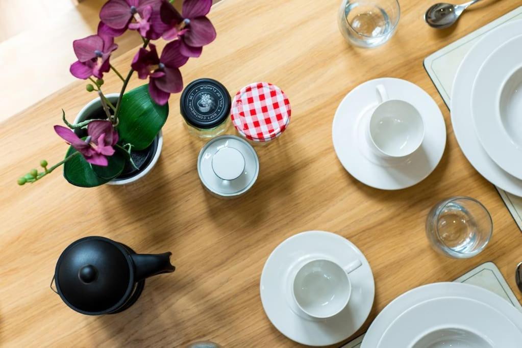 Self Catering , City Centre Apartment With Parking Edinburgh Ngoại thất bức ảnh