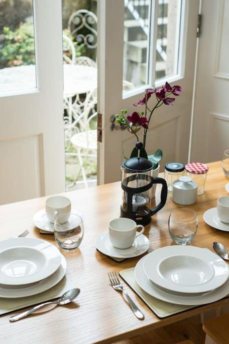 Self Catering , City Centre Apartment With Parking Edinburgh Ngoại thất bức ảnh