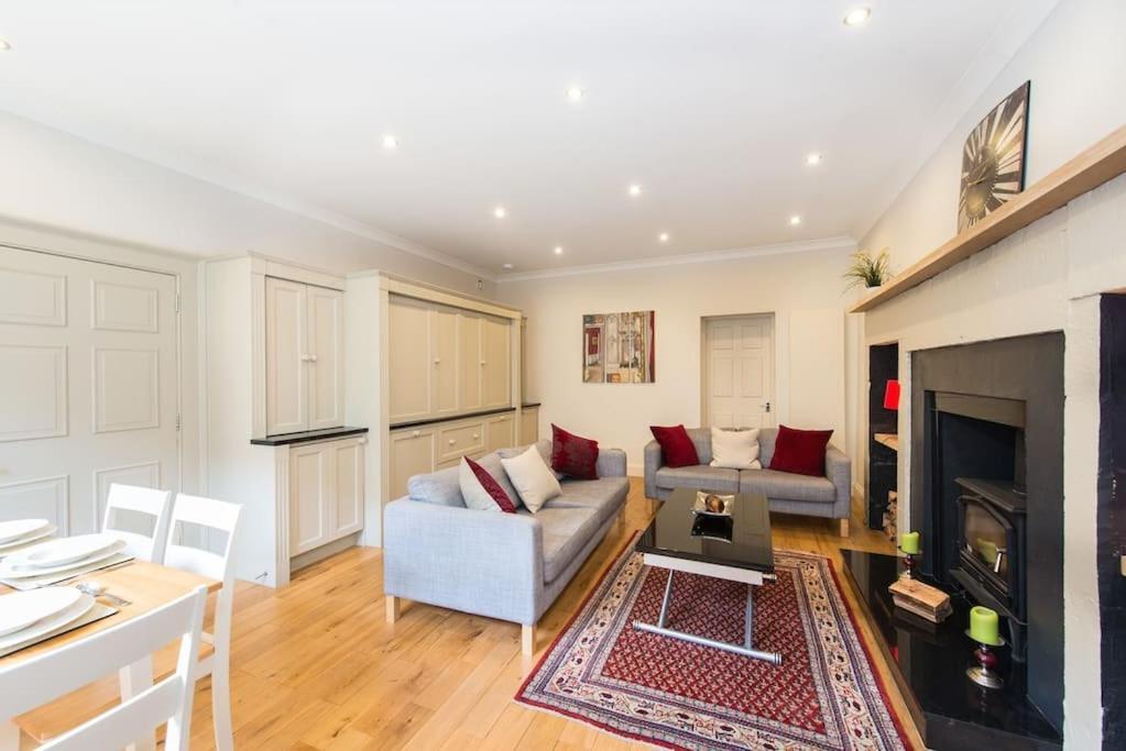 Self Catering , City Centre Apartment With Parking Edinburgh Ngoại thất bức ảnh