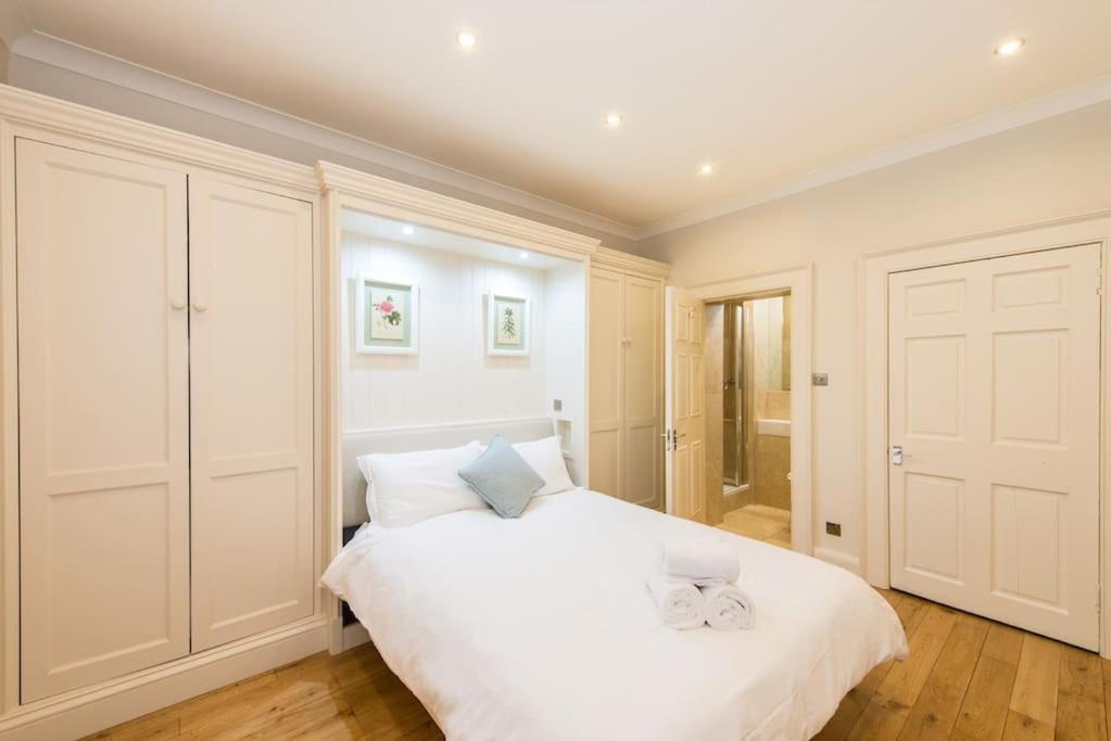 Self Catering , City Centre Apartment With Parking Edinburgh Ngoại thất bức ảnh